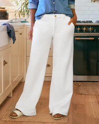 Riley Wide Trouser Sweatpant in White - Bliss Boutiques