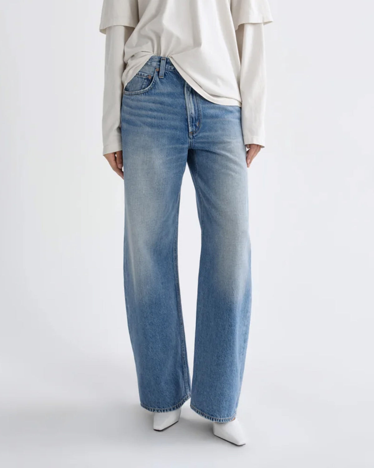 Low Curve Jean in Venture