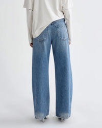 Low Curve Jean in Venture