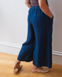 Cropped Becca Wide Leg Pant in Indigo Linen Twill