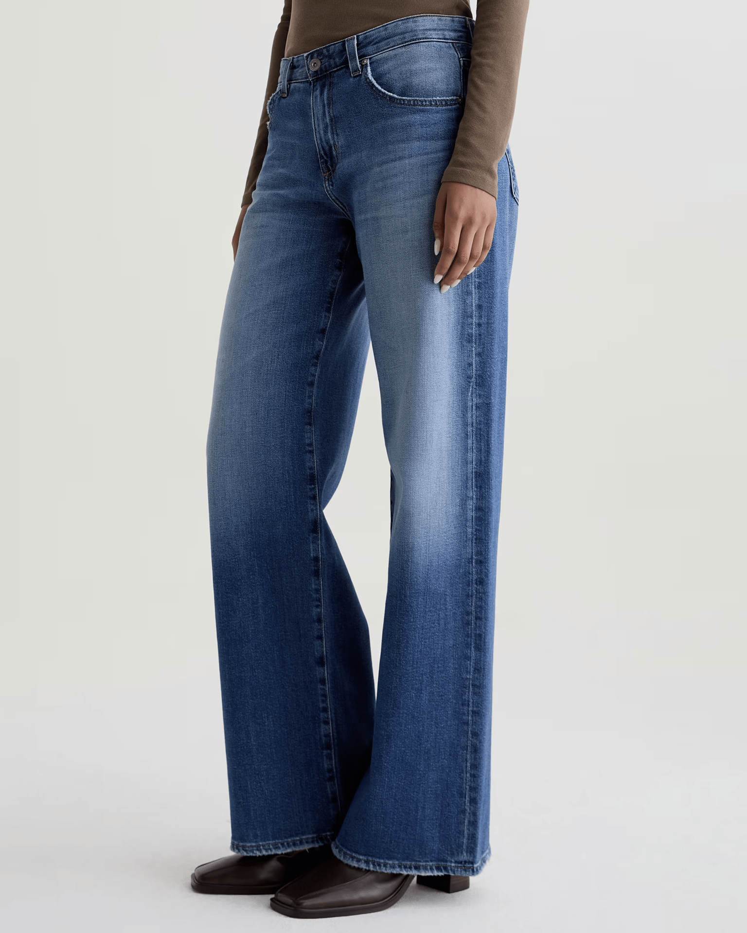 AG Jeans Denim Adria Low Rise Wide Leg in Headline