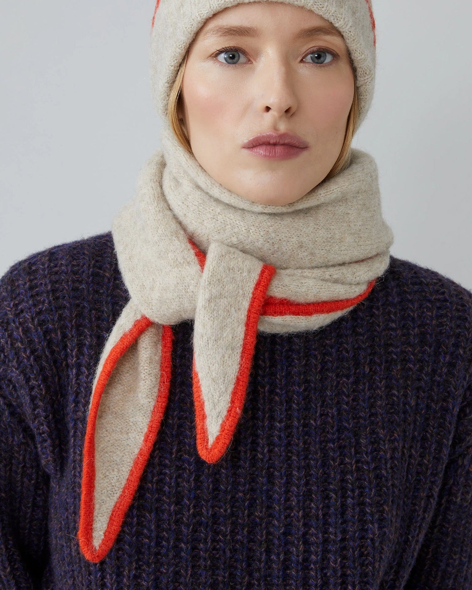 Moismont Accessories Paper Elly Alpaca Scarf No 218 in Paper