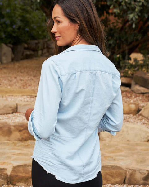 Frank & Eileen Barry Tailored Button Up Shirt in Classic Blue Wash