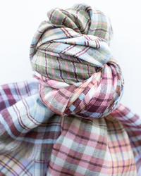 Épice Plaid Wool Scarf in Roses