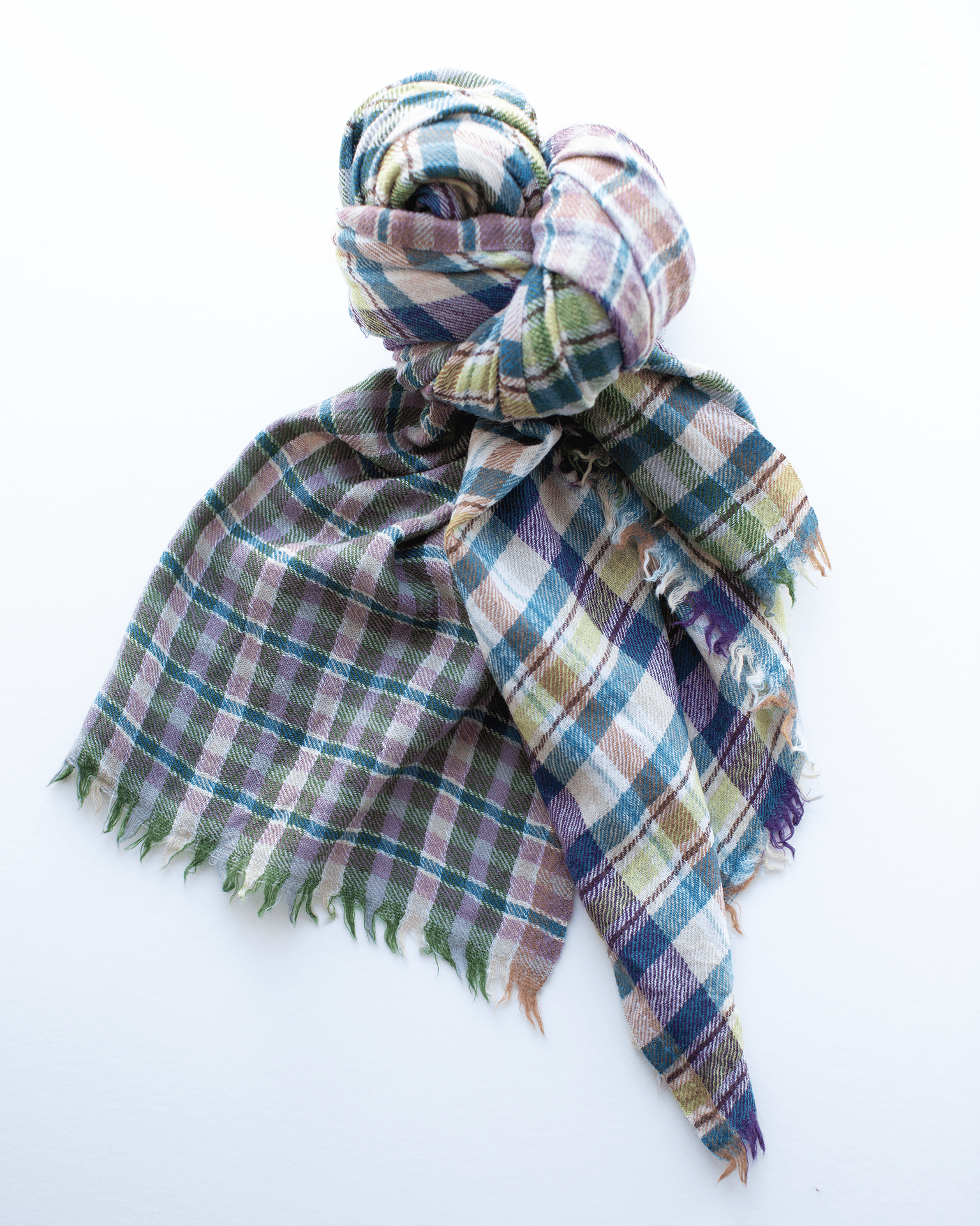 Épice Accessories Heather Cross Plaid Wool Scarf in Heather