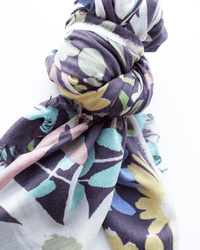 Épice Accessories Plum Bold Daisy Wool Silk & Cashmere Scarf in Plum