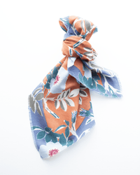 Épice Accessories Caramel Bold Daisy Wool Silk & Cashmere Bandana in Caramel