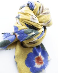 Épice Accessories Ginger Pop Flower Wool Scarf in Ginger