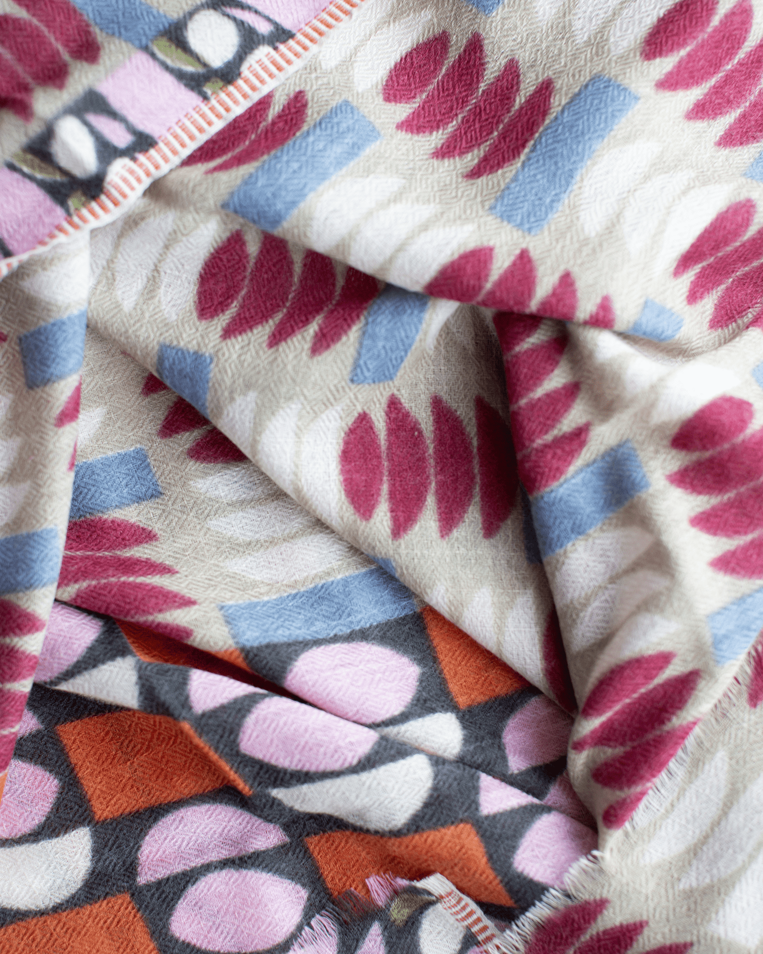 Épice Accessories Taupe Pop Geo Wool Silk & Cashmere Scarf in Taupe