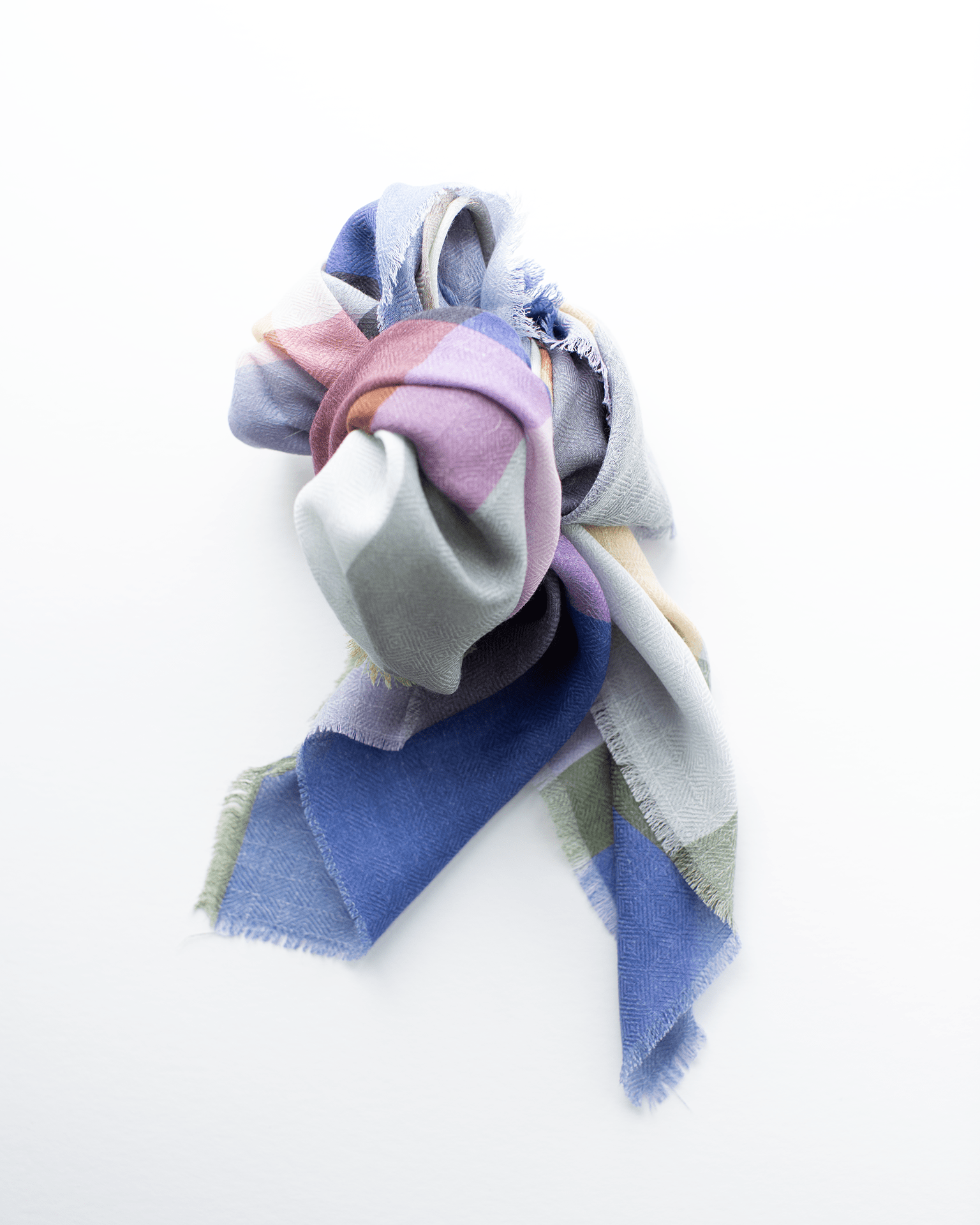 Épice Accessories Silver Iconic Check 7 Bandana in Silver