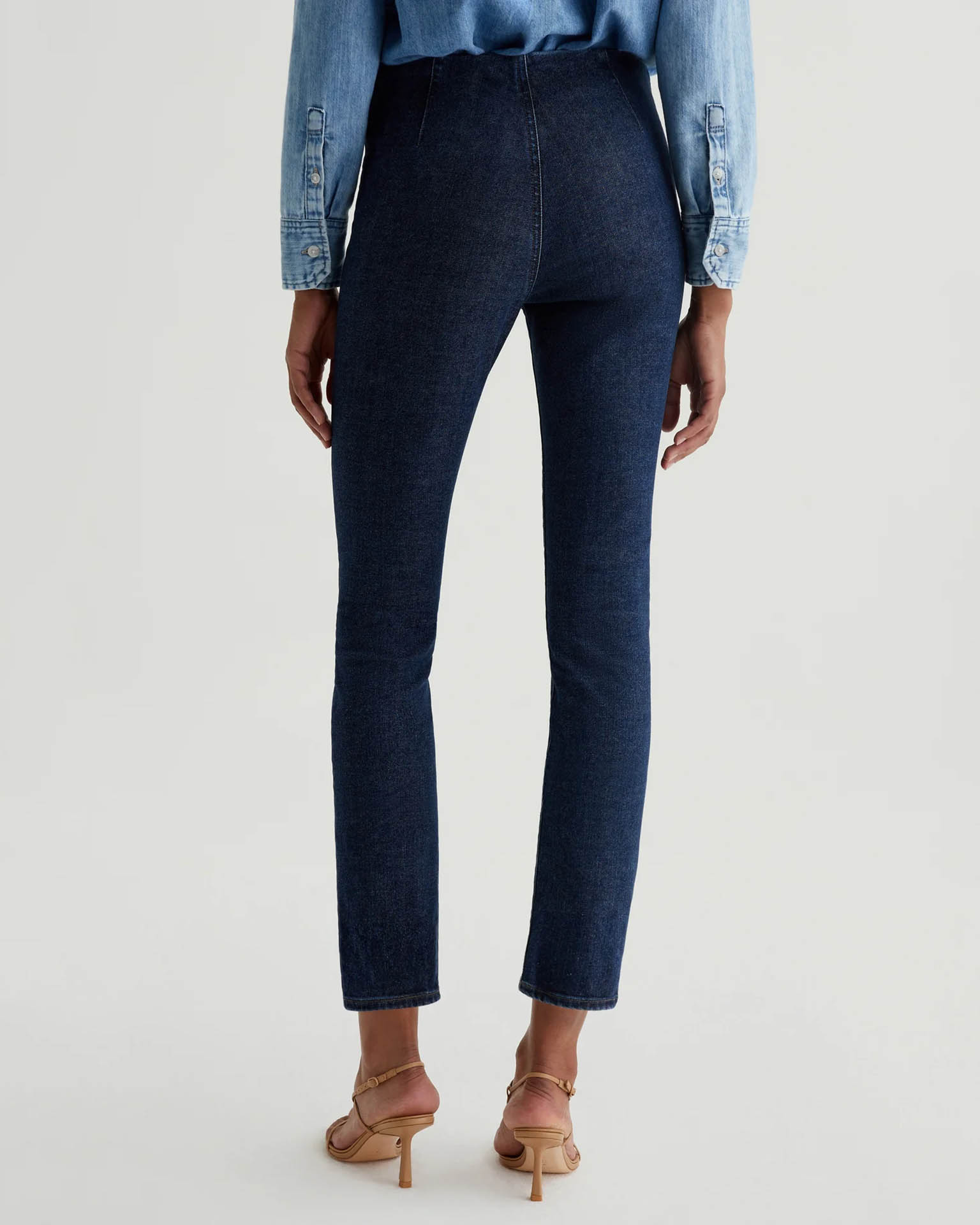 AG Jeans Mari Crop Pull On in Hyacinth