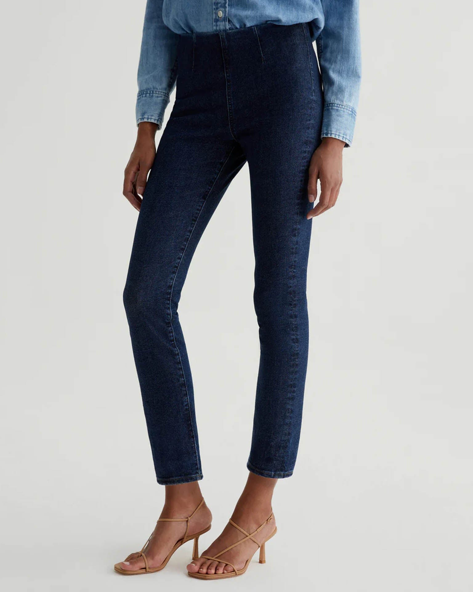 AG Jeans Mari Crop Pull On in Hyacinth