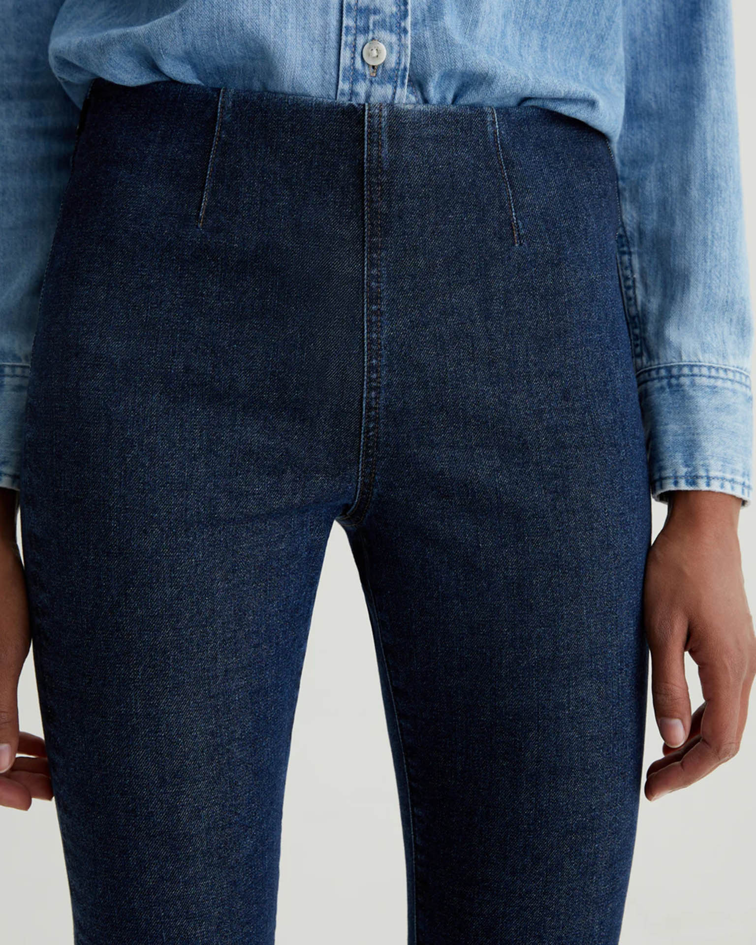 AG Jeans Mari Crop Pull On in Hyacinth