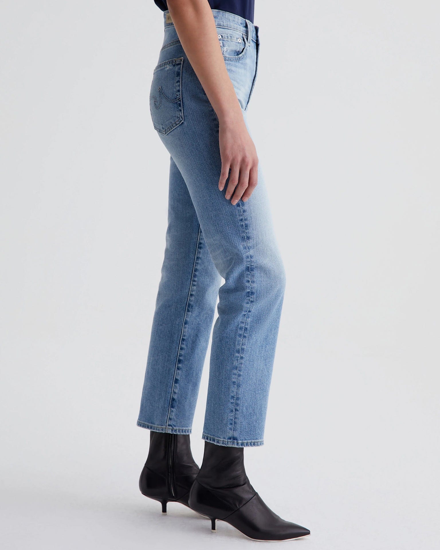 AG Jeans Saige Crop in 22Ys Whisper