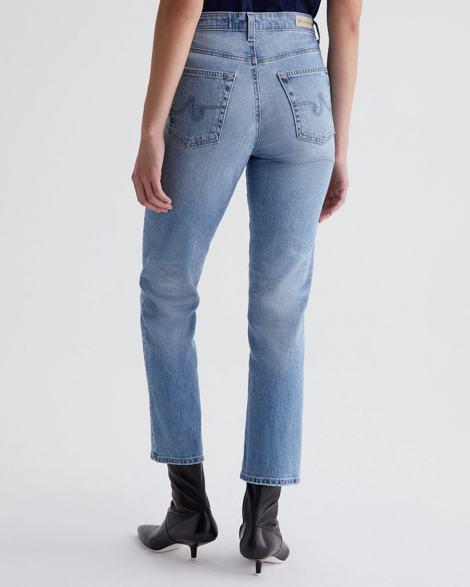 AG Jeans Saige Crop in 22Ys Whisper