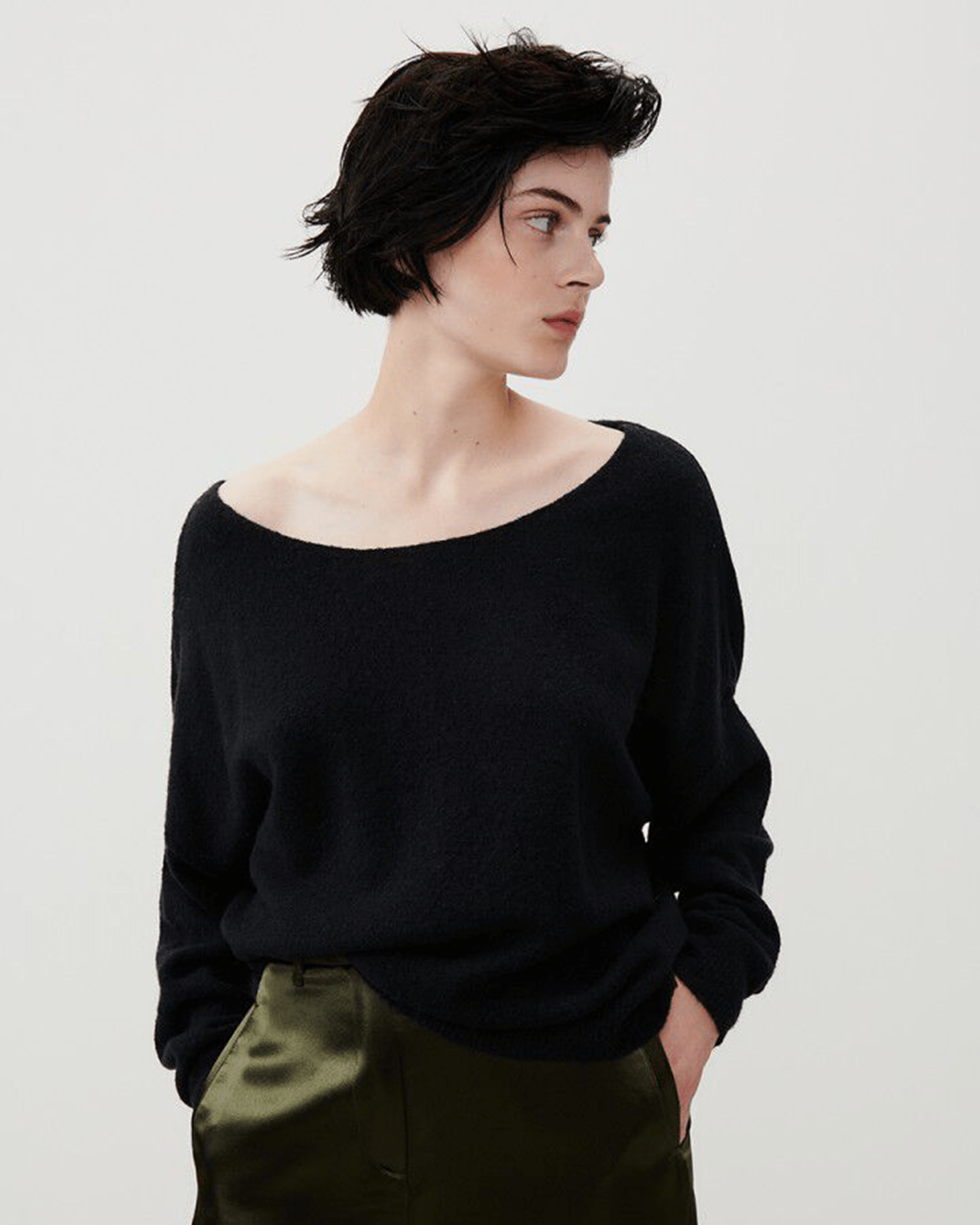 Damsville Boatneck Sweater in Noir Noir XS S