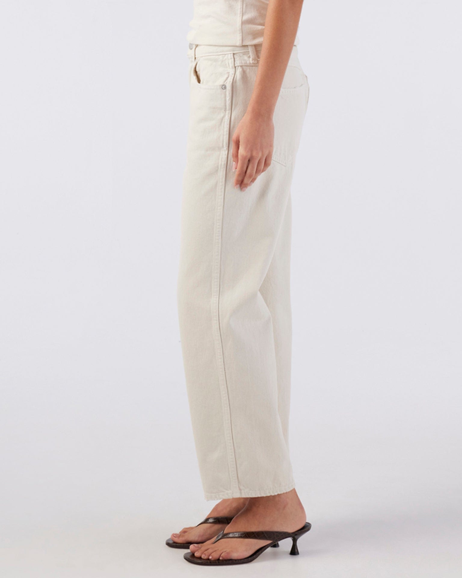 AMO Billie in Sandstone