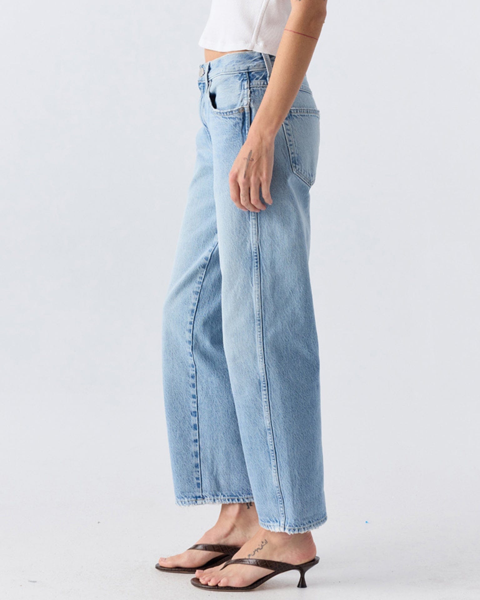 AMO Valentina Relaxed Straight in Heartfelt