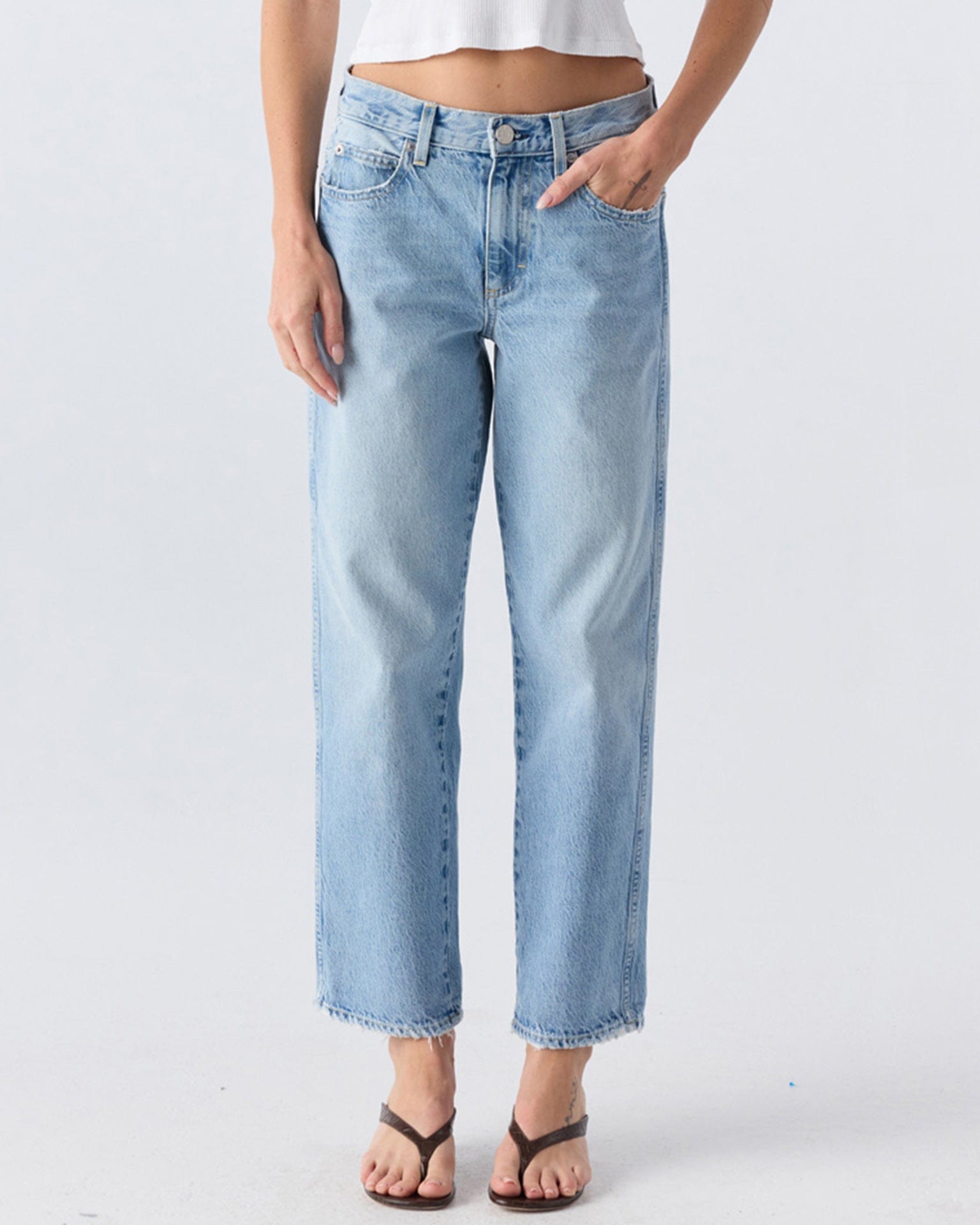 AMO Valentina Relaxed Straight in Heartfelt