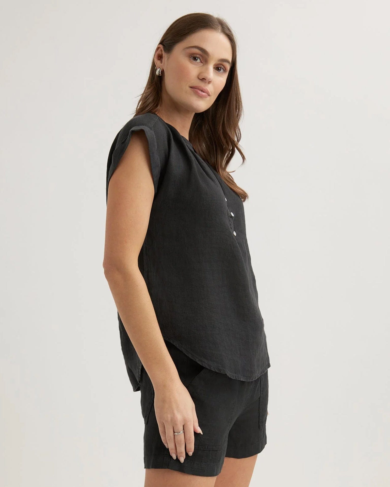 Bella Dahl Cap Sleeve Pullover in Black