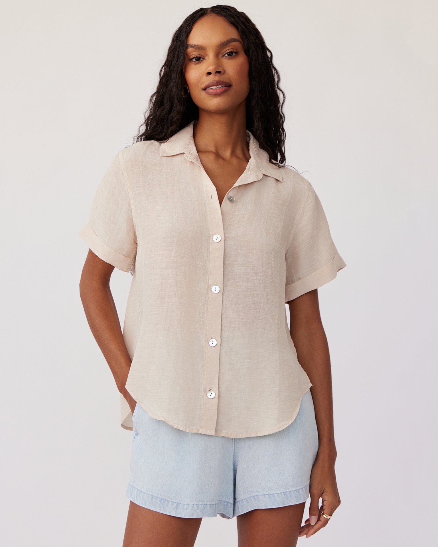 Bella Dahl Cuffed Short Sleeve Shirt in Moroccan Sand