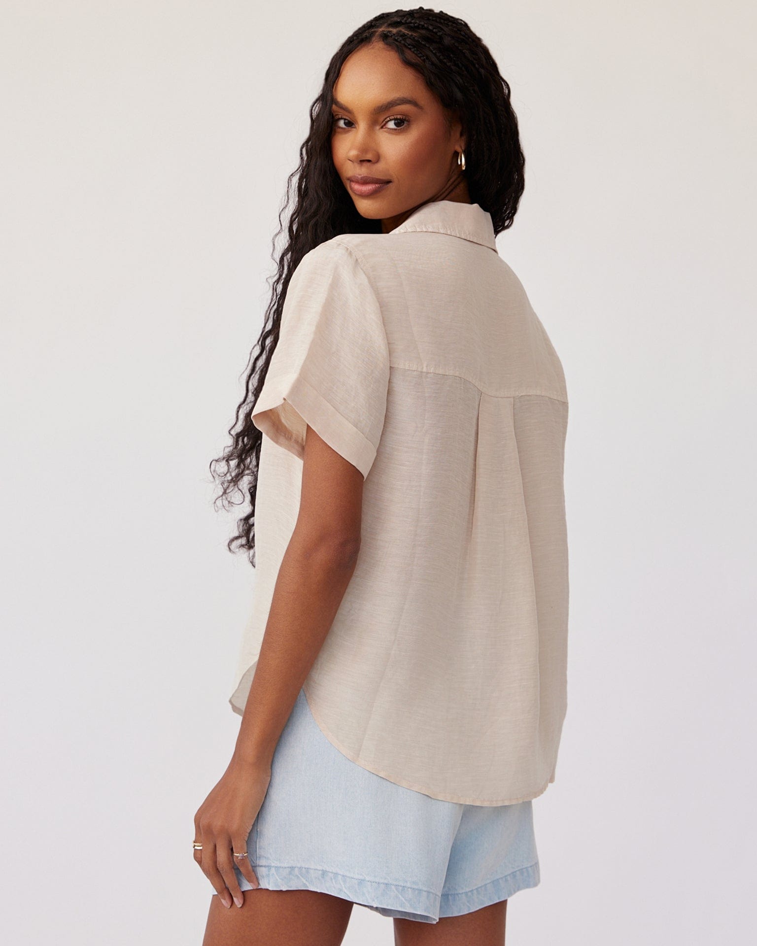 Bella Dahl Cuffed Short Sleeve Shirt in Moroccan Sand