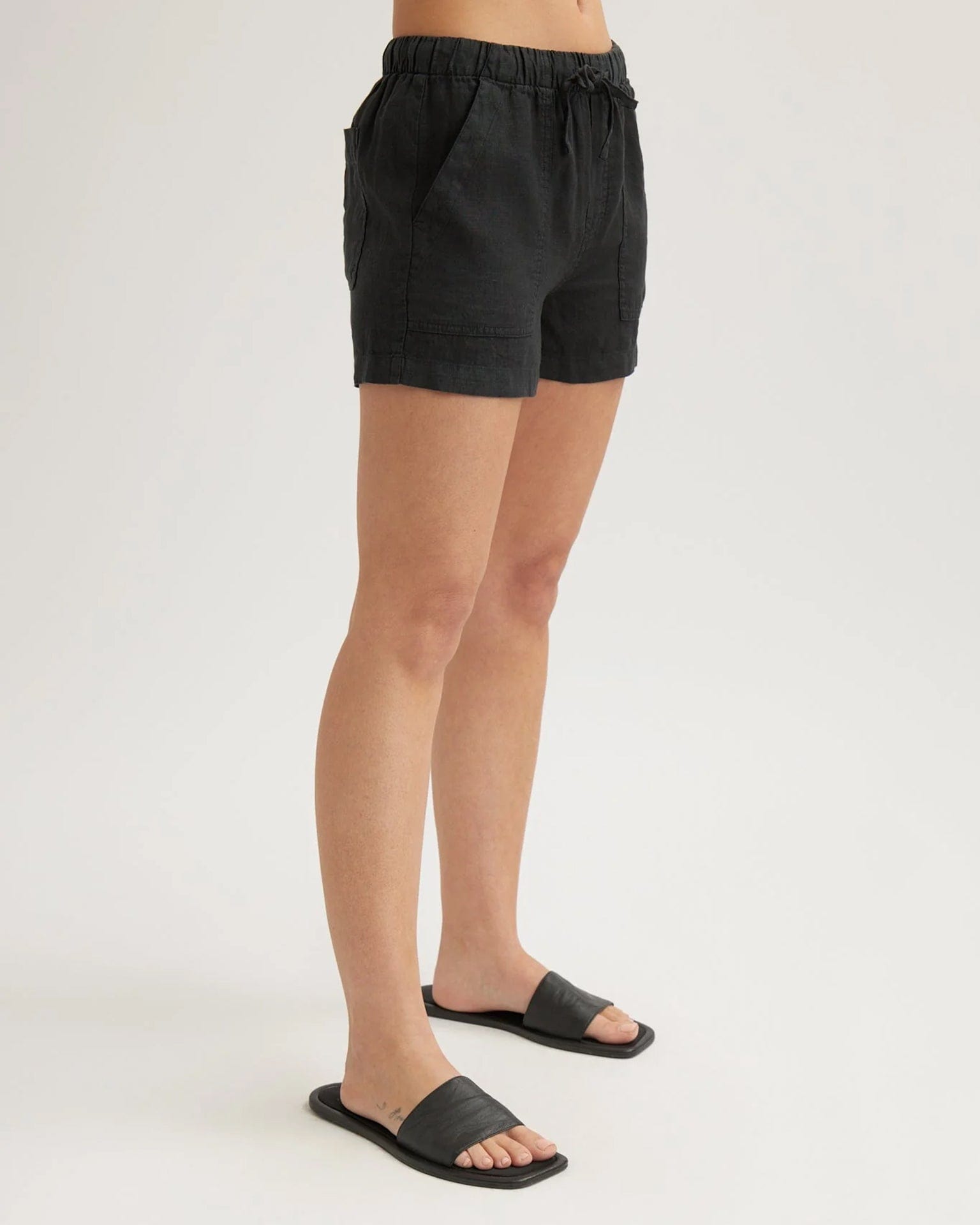 Bella Dahl Pocket Shorts in Black
