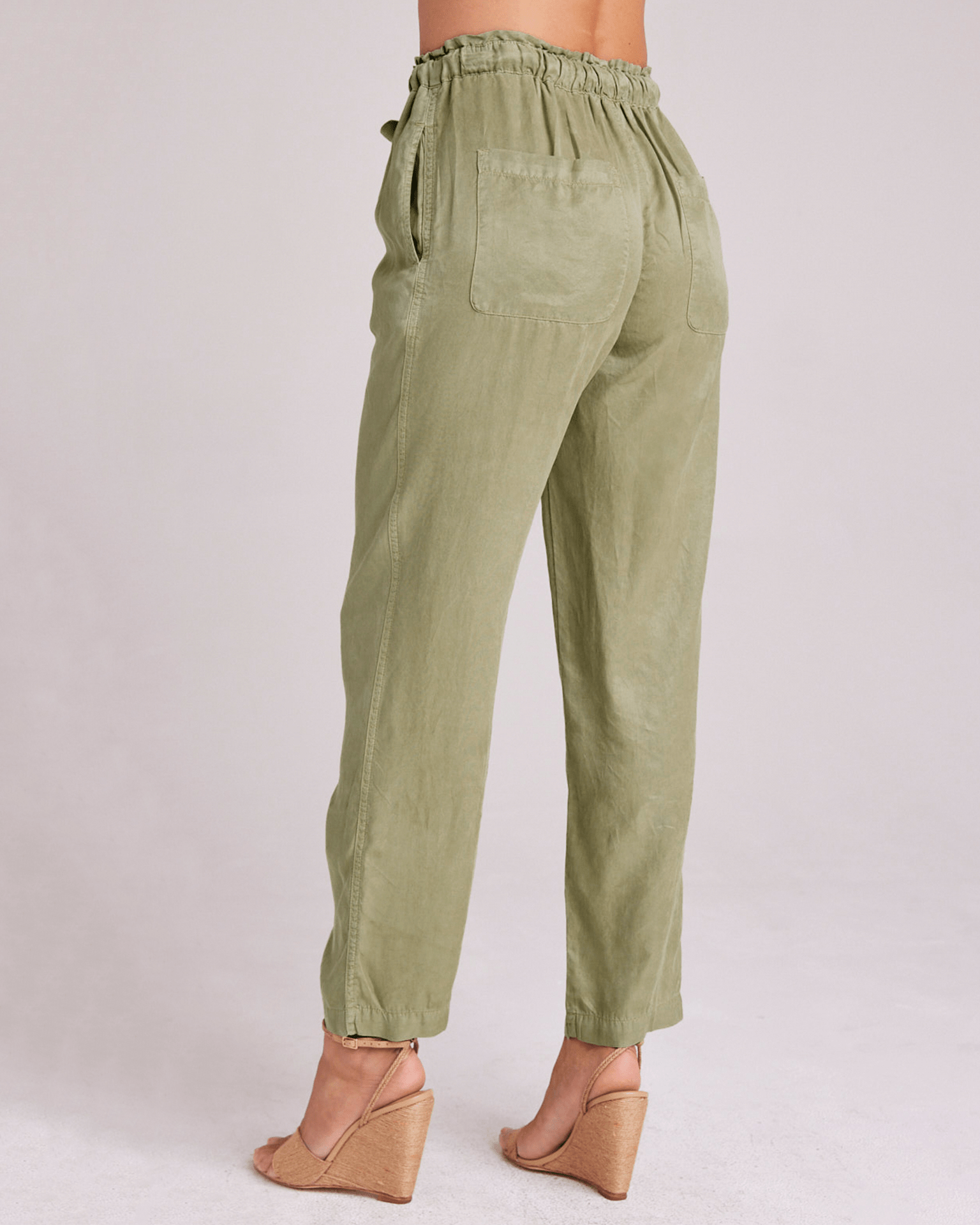 Bella Dahl Rose Easy Trouser in Dried Herb