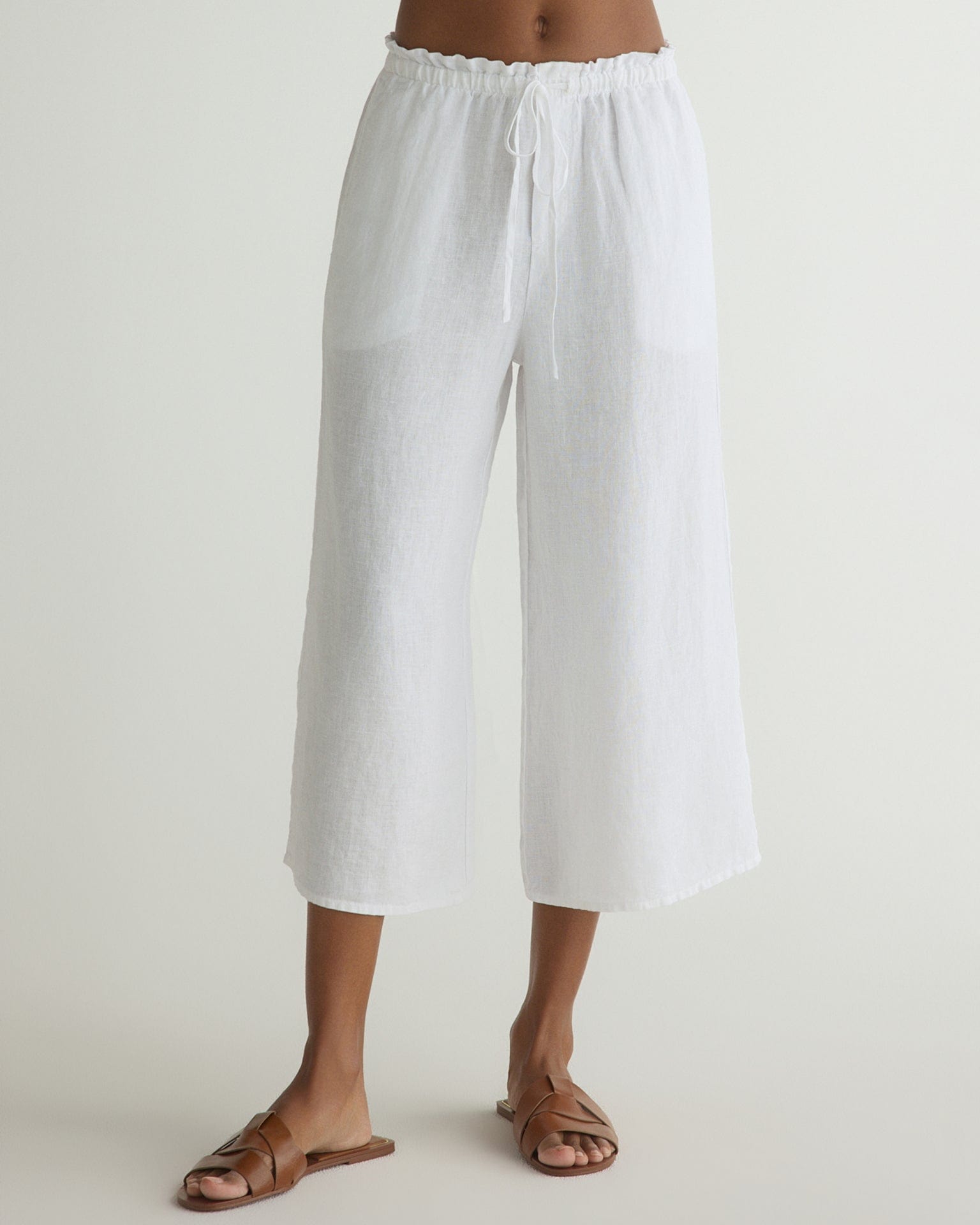 Bella Dahl Ruffle Waist Wide Leg Crop in White