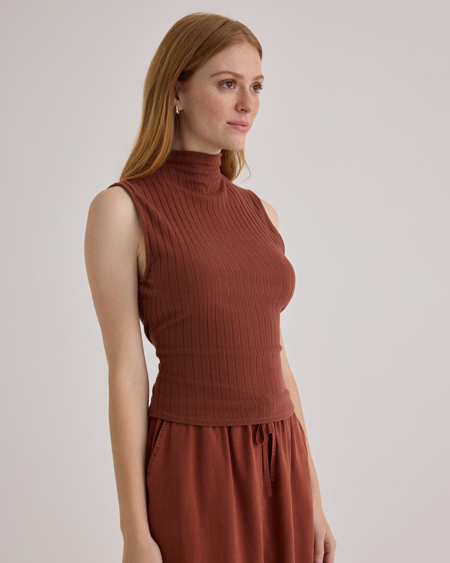 Bella Dahl Sleeveless Mock Neck Top in Autumn Amber