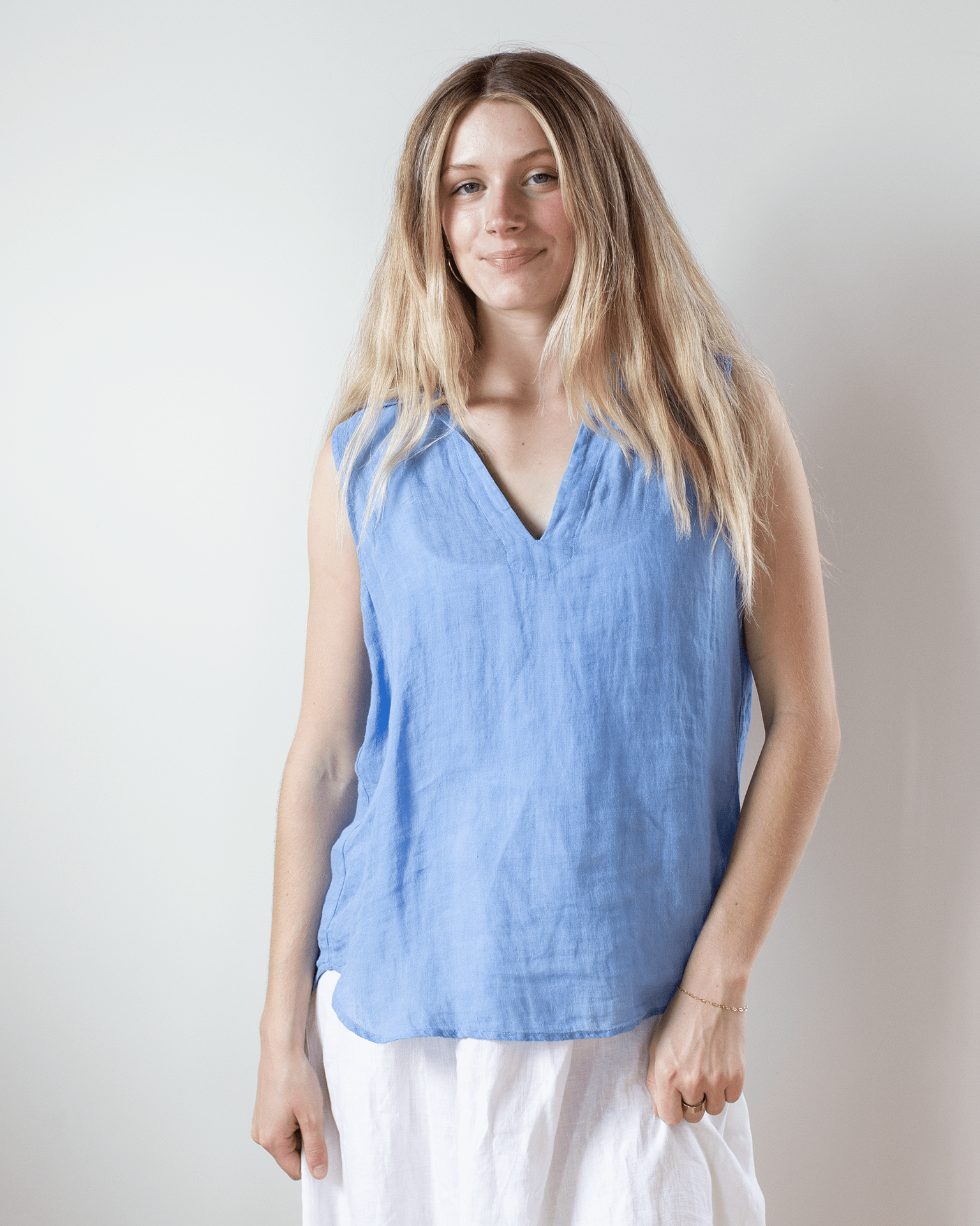 Bella Dahl Sleeveless Pullover in Riviera Blue