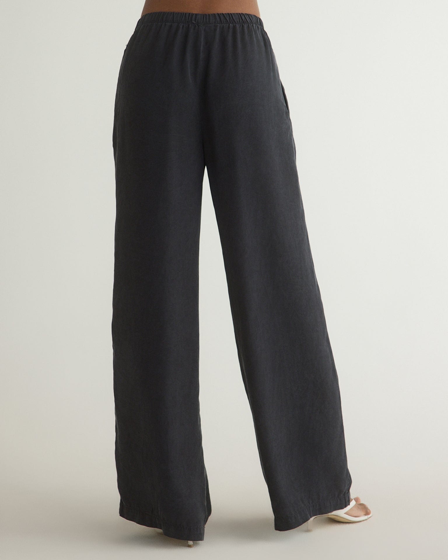 Bella Dahl Wide Leg Pleated Pant in Vintage Black