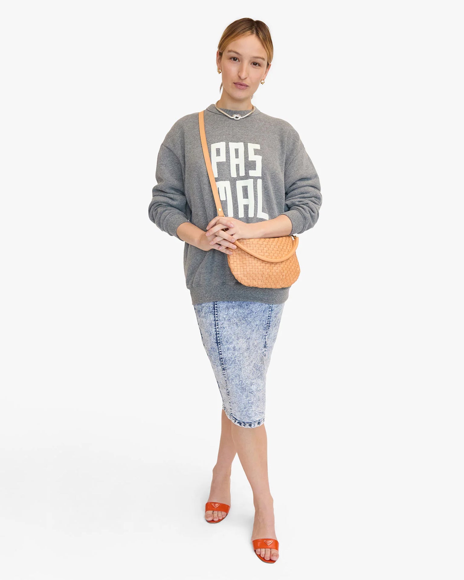 Clare V. Petit Moyen Messenger in Bisque Woven Checker