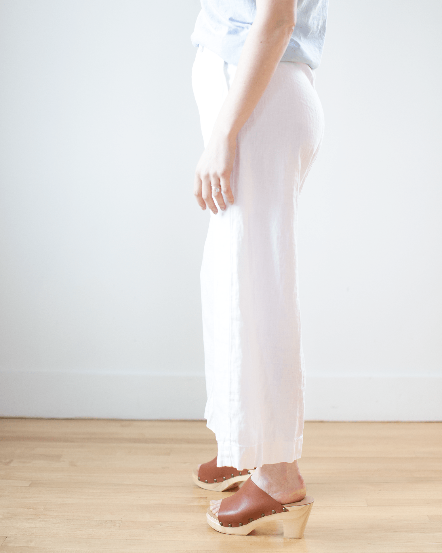 CP Shades Cropped Polly Pant in White HW Linen Twill