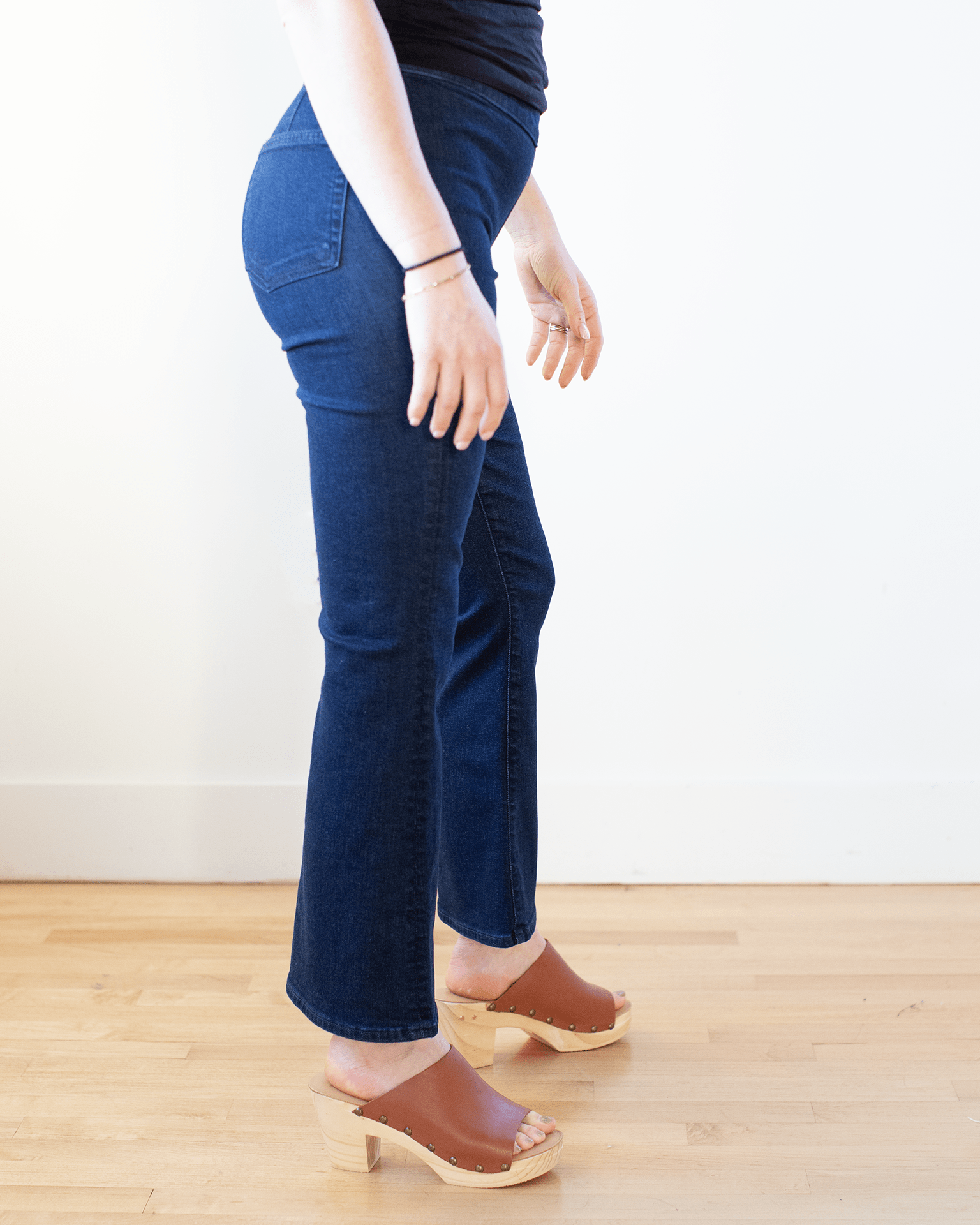 Edwin Lark Ankle Pull-On in Quietude