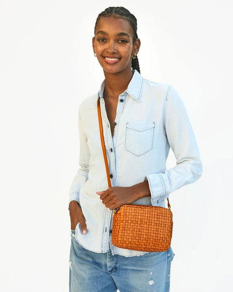 clare-v-woven-checker-midi-sac