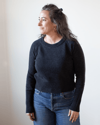 COLORI Cropped Crew in Carbon