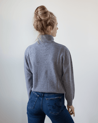 COLORI Light Turtleneck in Kensington