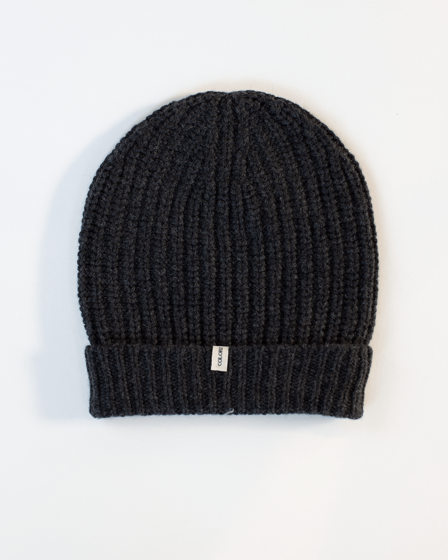COLORI Ribbed Beanie in Carbon
