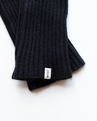 COLORI Wrist Warmer in Embassy