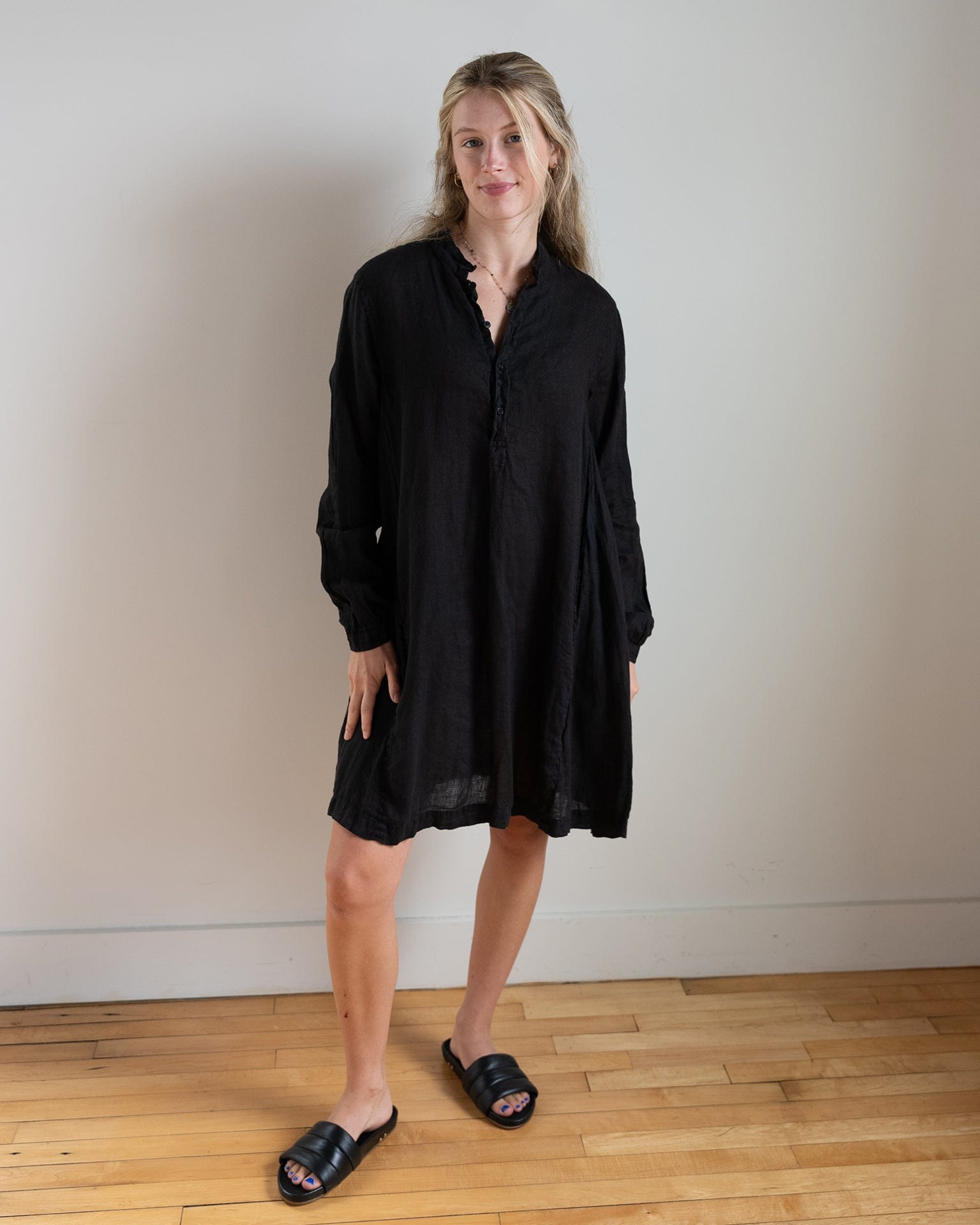 CP Shades Jasmine in Black Linen