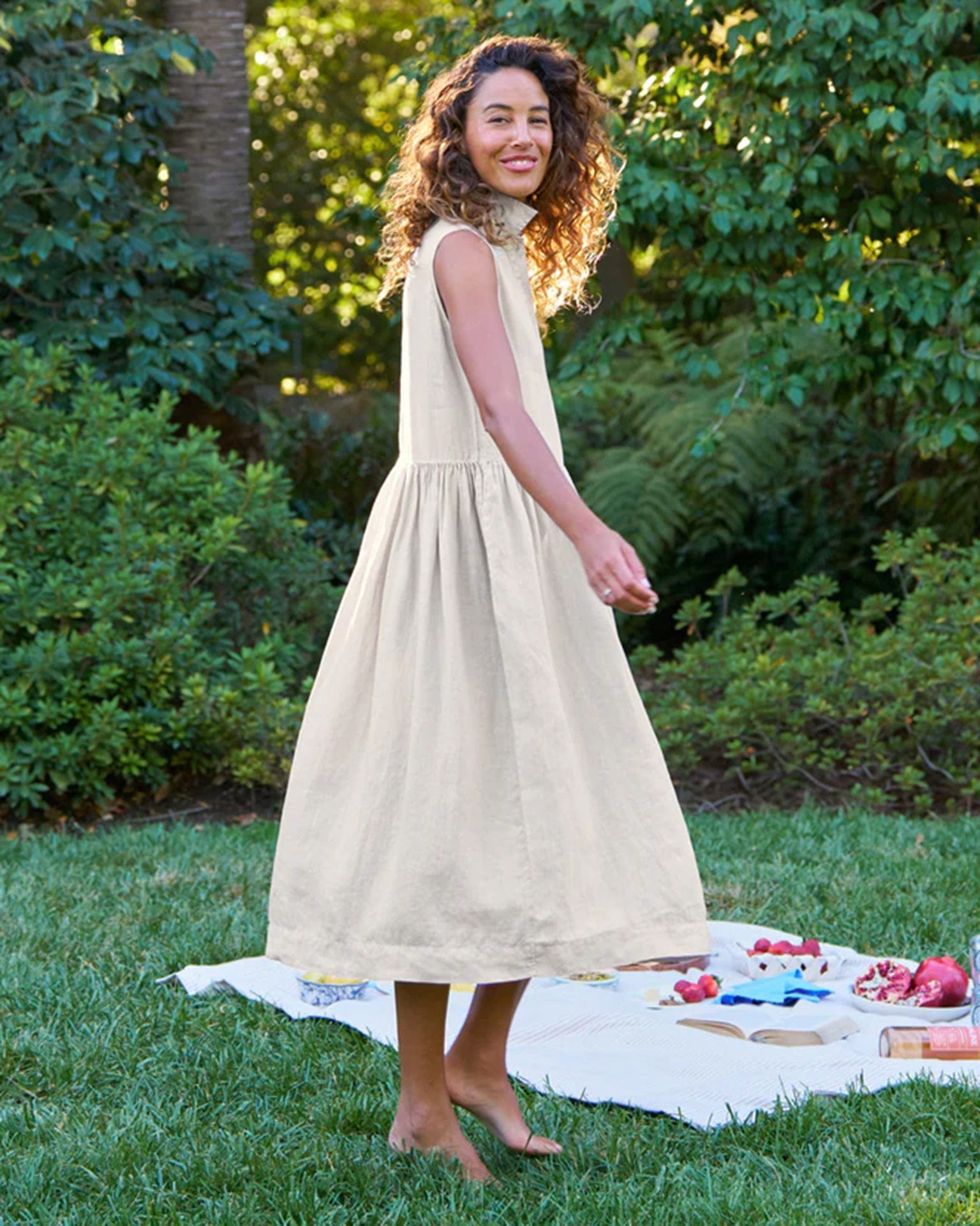 Frank & Eileen Daphne Popover Sleeveless Shirtdress in Sand Linen