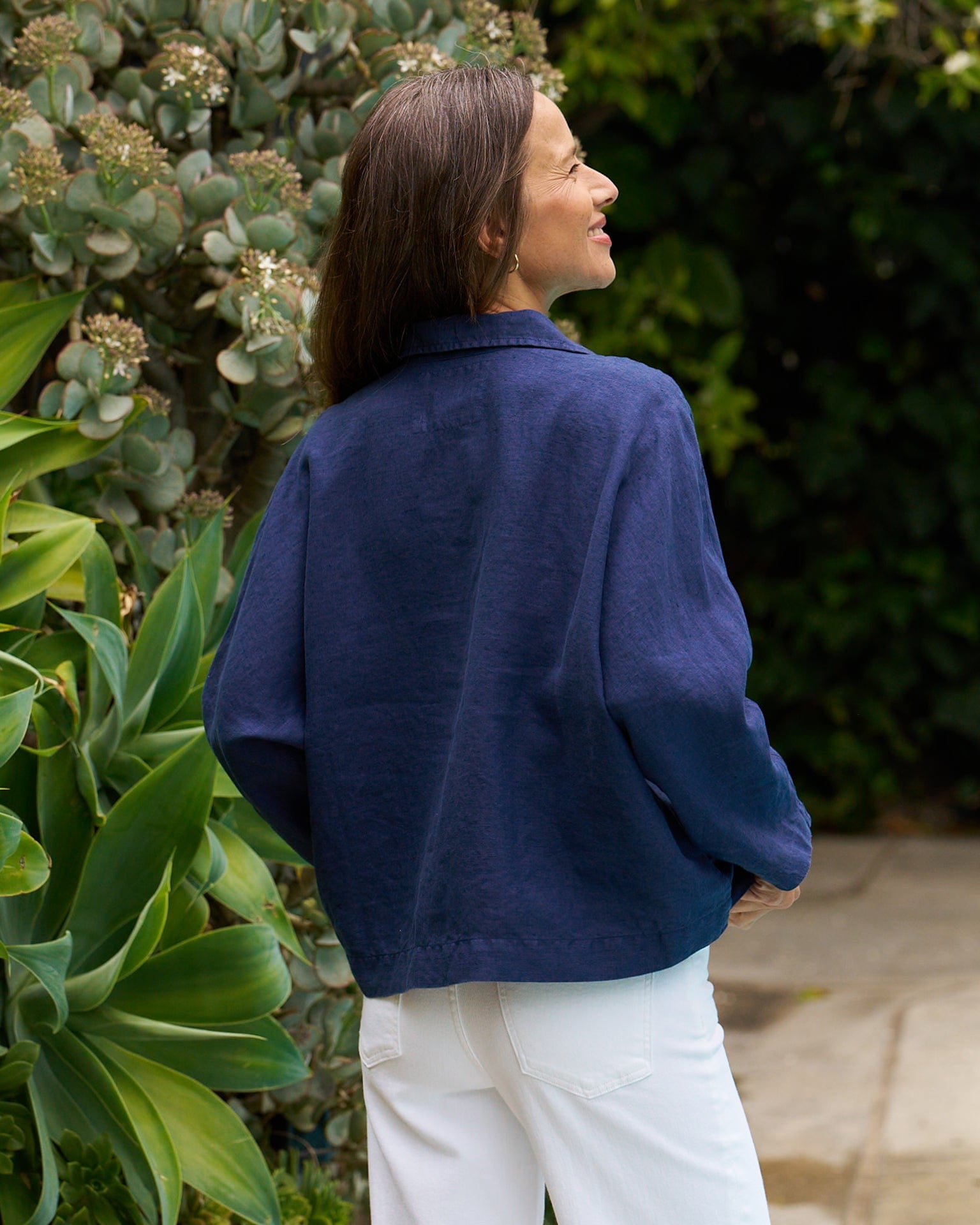 Frank & Eileen Gabi Popover Shirt in Navy Linen