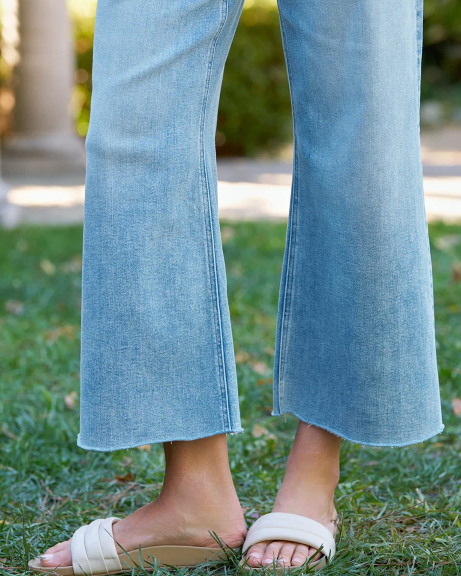 Frank & Eileen Galway Wide Leg Jean in 1986 Denim Mineral Wash