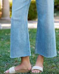 Frank & Eileen Denim Galway Wide Leg Jean in 1986 Denim Mineral Wash