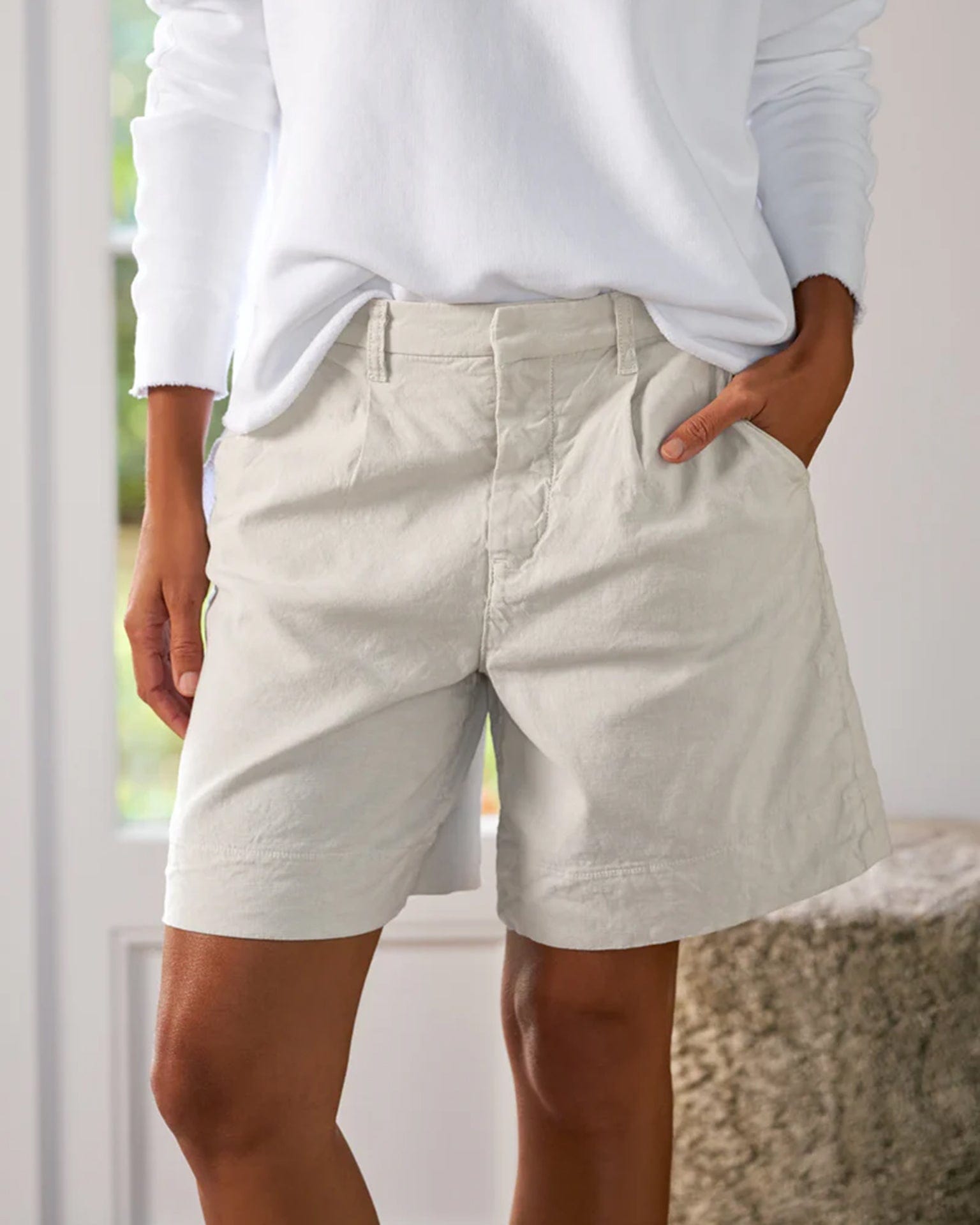 Frank & Eileen Waterford 7.5in Walking Shorts in Cement