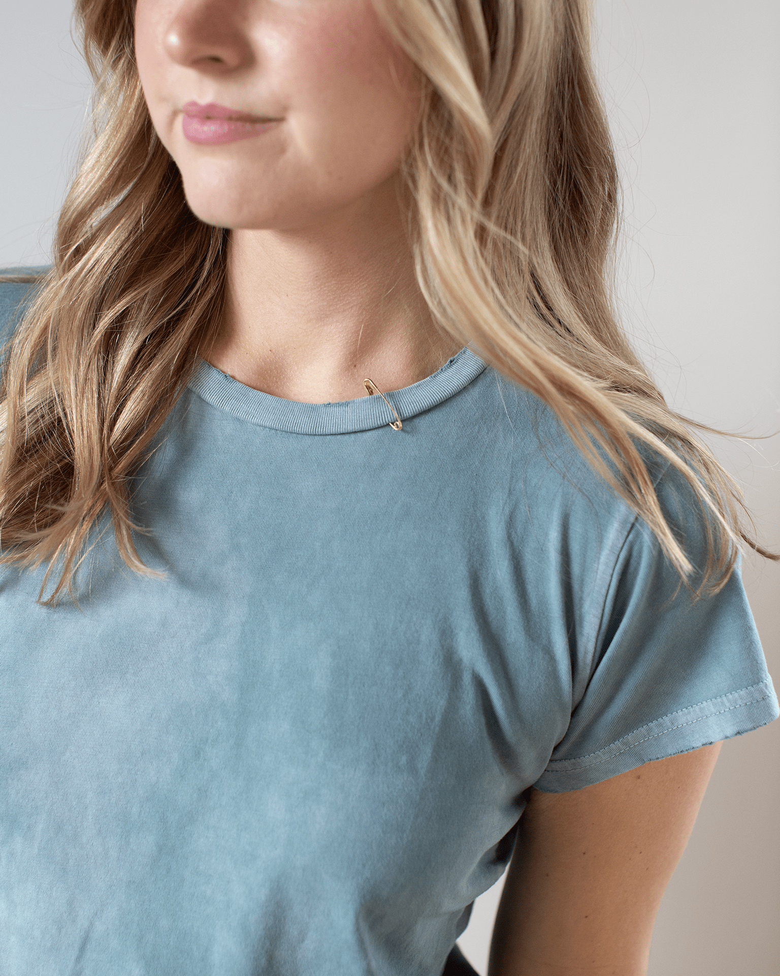 Free City Canyonkid Circa1972 Supervintage Tee in Bluedirt Powder