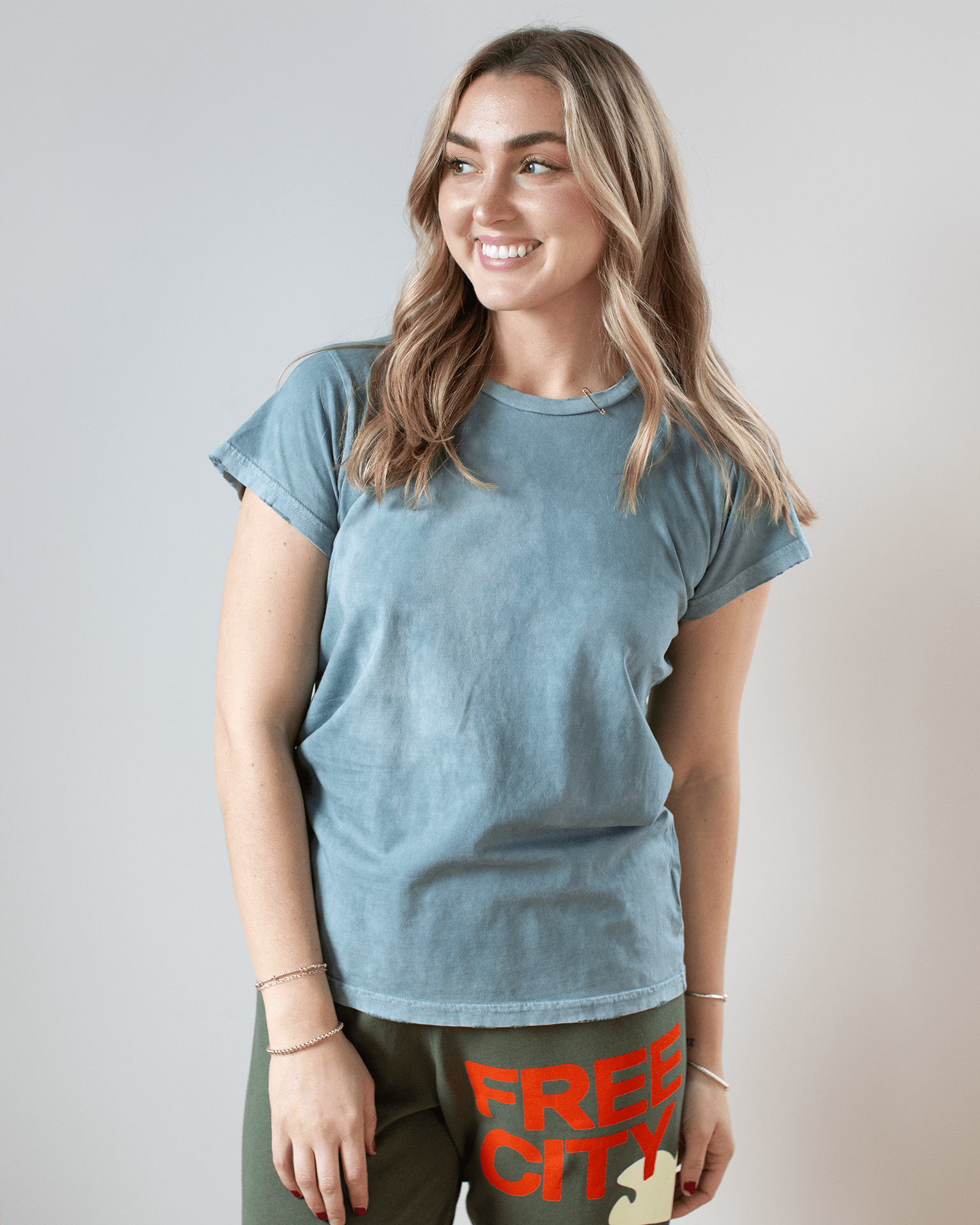 Free City Canyonkid Circa1972 Supervintage Tee in Bluedirt Powder