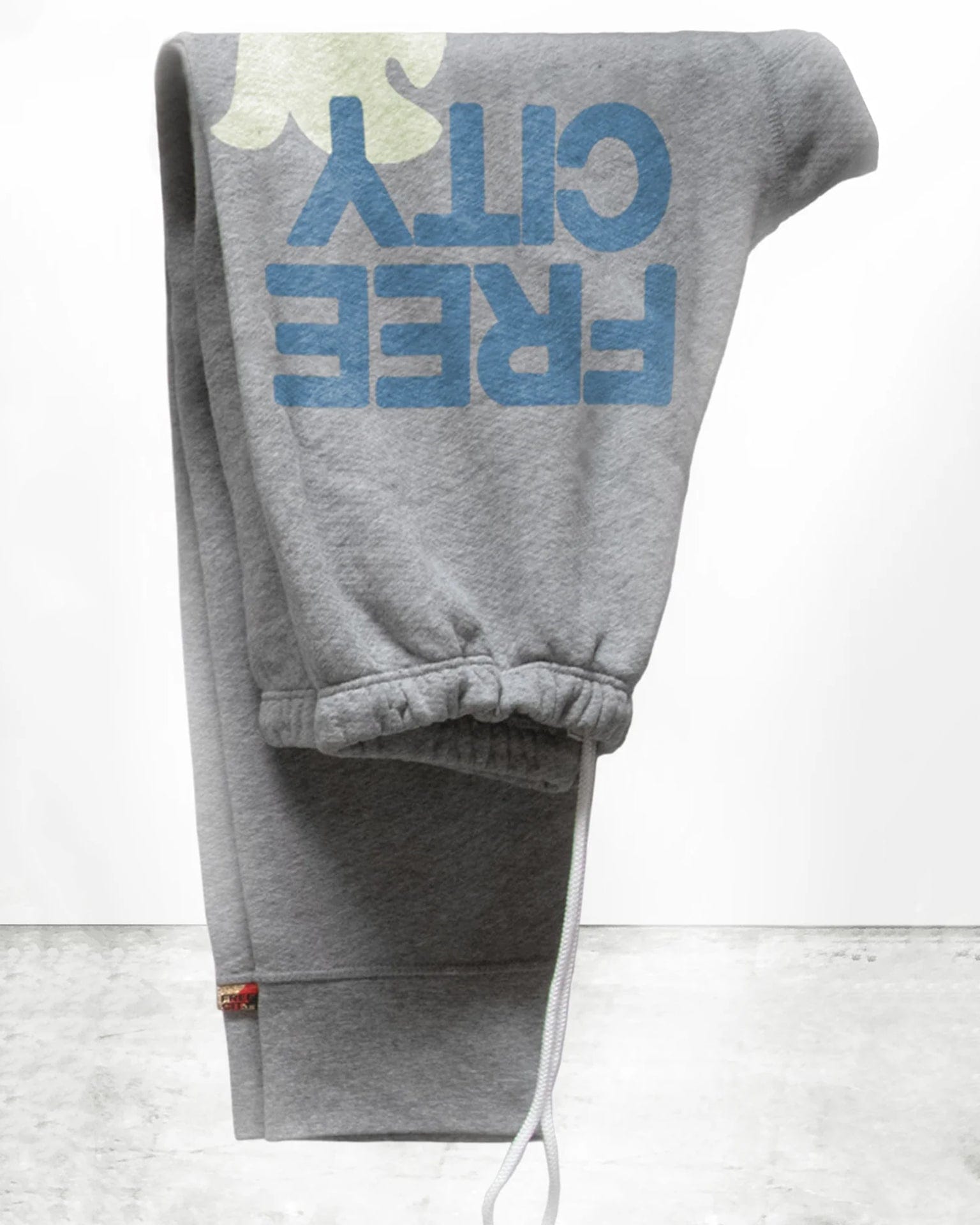 Free City FC Large 3/4 Sweats in Heather Skies