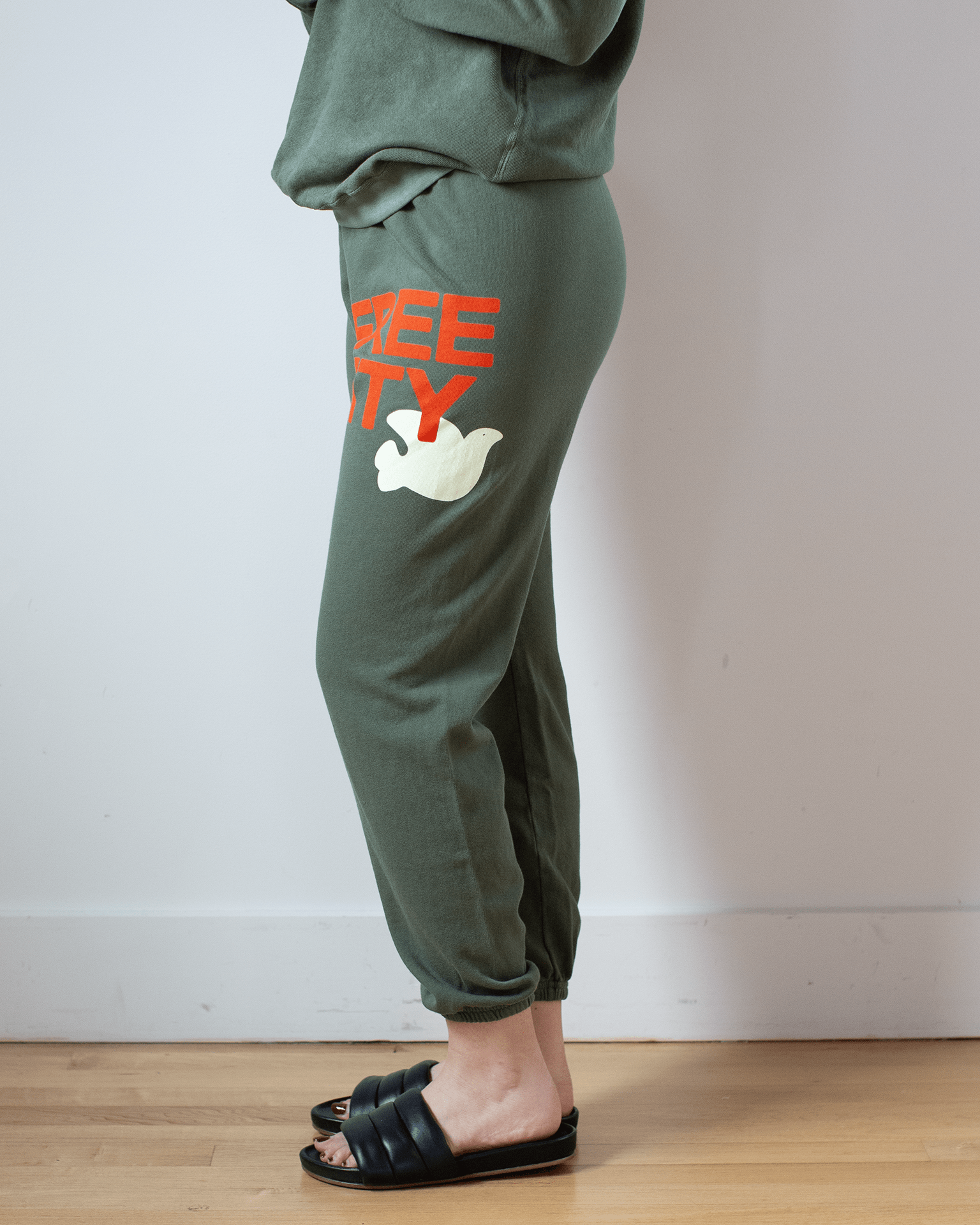Free City Large Sweatpant in Surplus